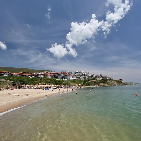 ホテル Monastery 1 Complex First Line