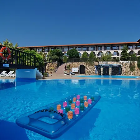 ホテル Monastery 1 Complex First Line